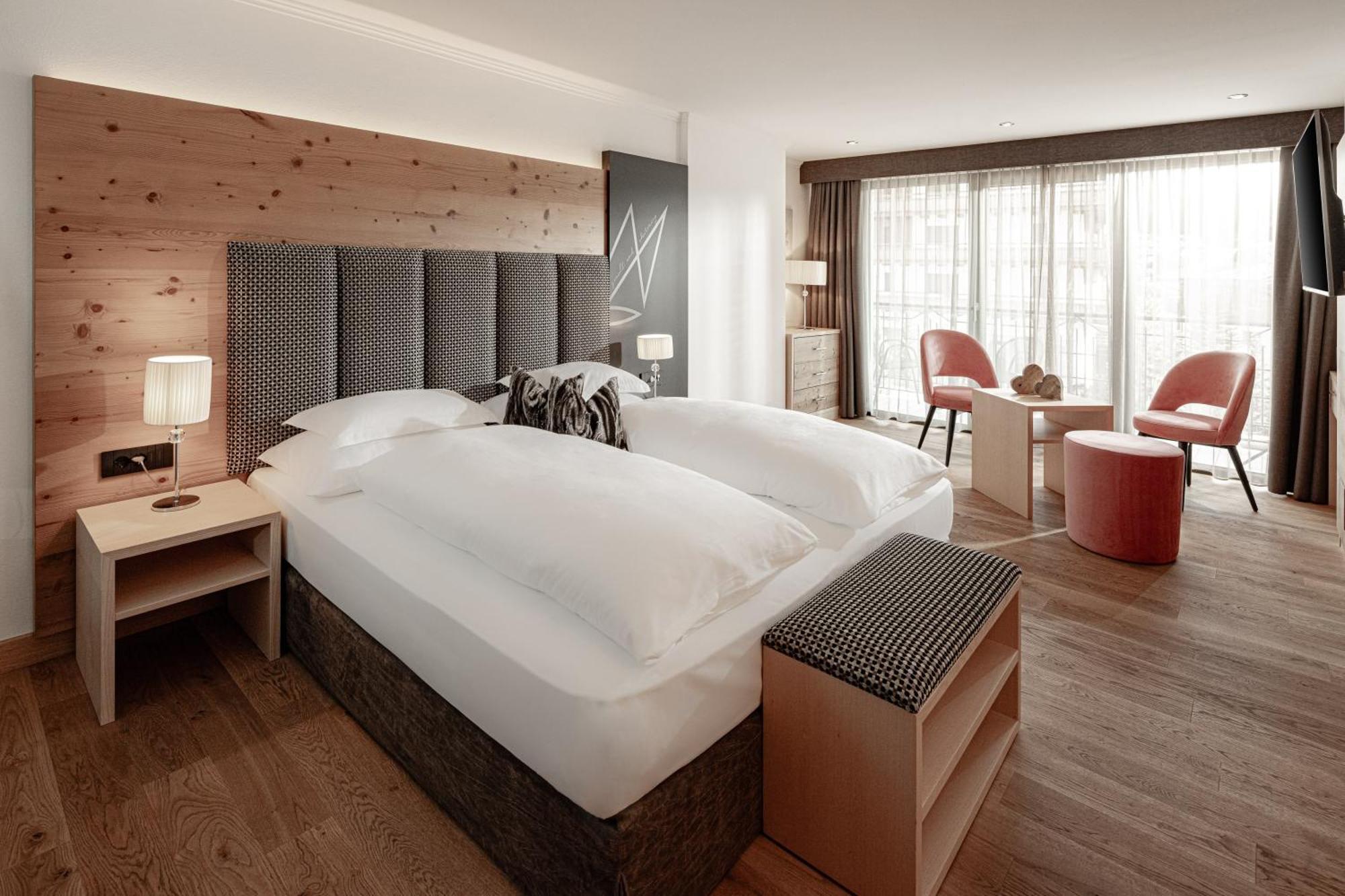 Deluxe Room,1544512450:JPEG